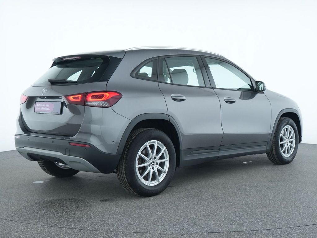 Mercedes-Benz GLA 180 2022