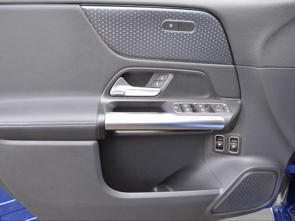 Mercedes-Benz B 250 2024