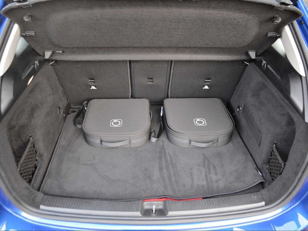 Mercedes-Benz B 250 2024