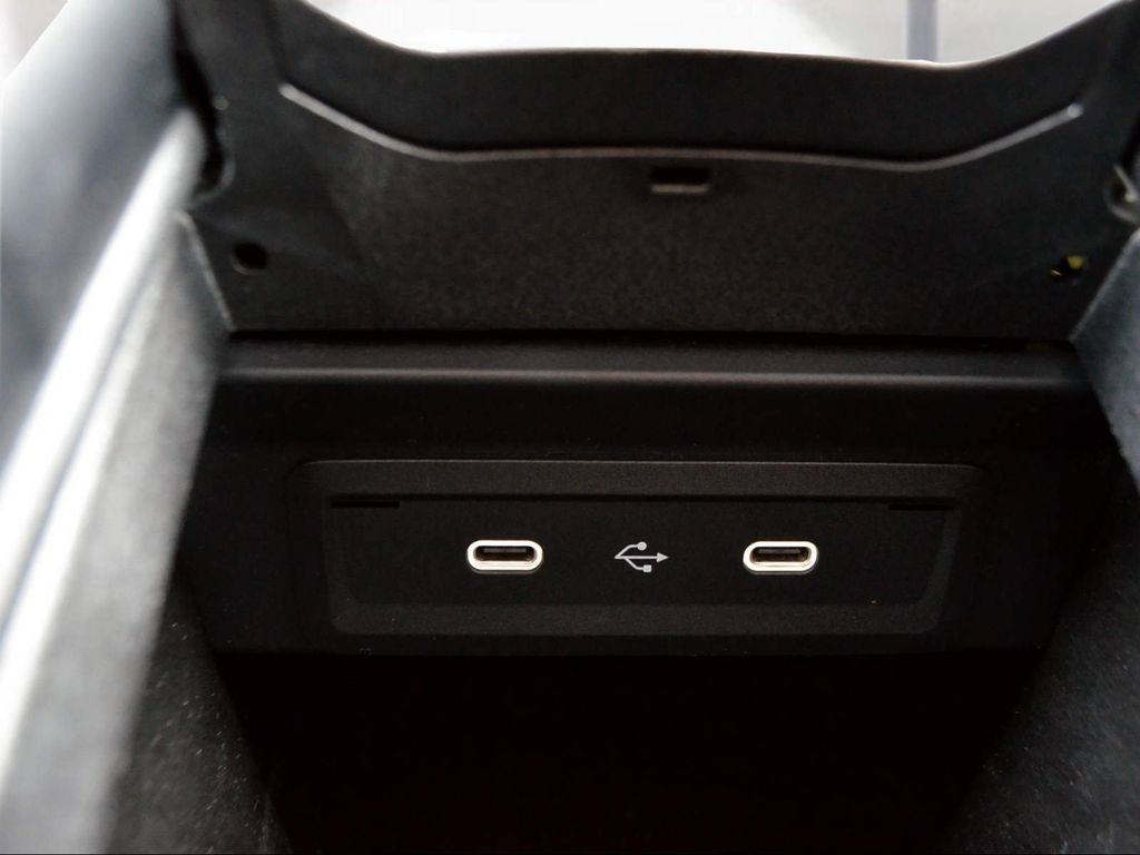 Mercedes-Benz B 250 2024