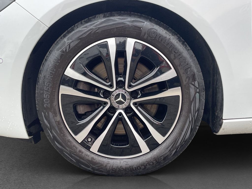 Mercedes-Benz B 220 2023