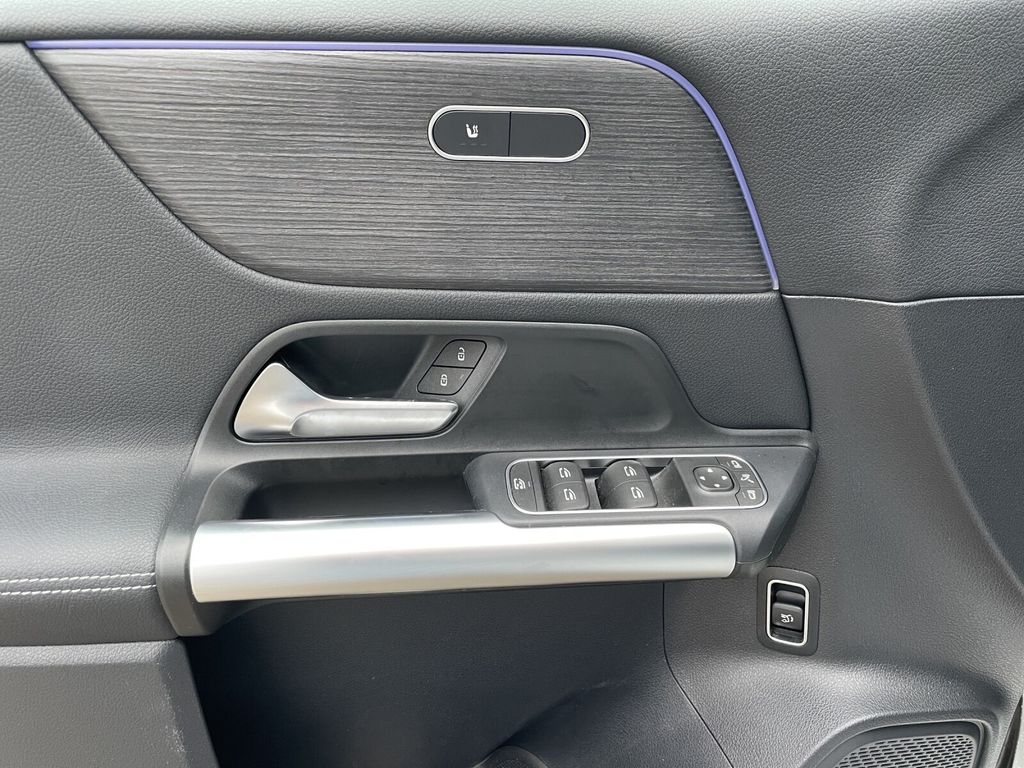 Mercedes-Benz B 220 2023