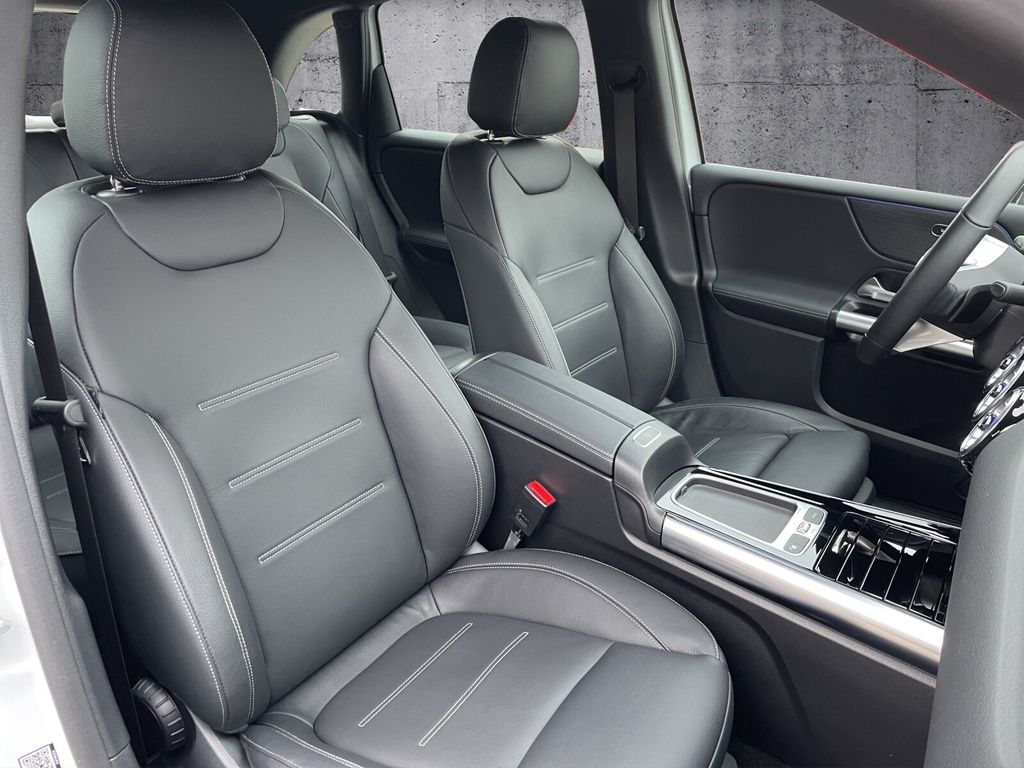 Mercedes-Benz B 220 2023