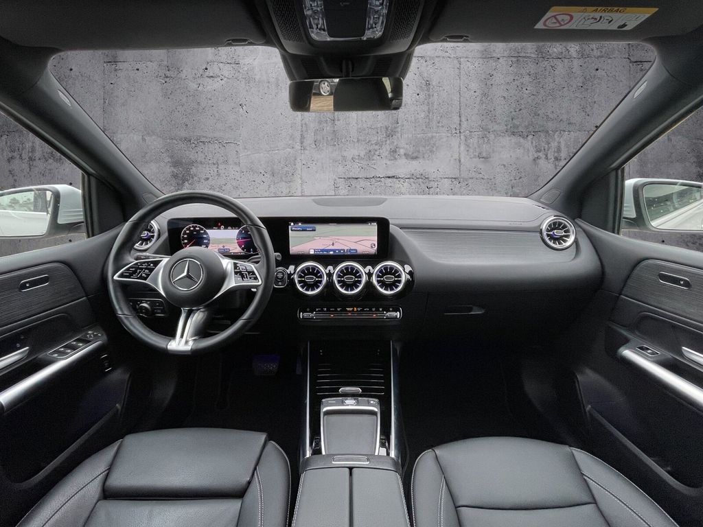 Mercedes-Benz B 220 2023
