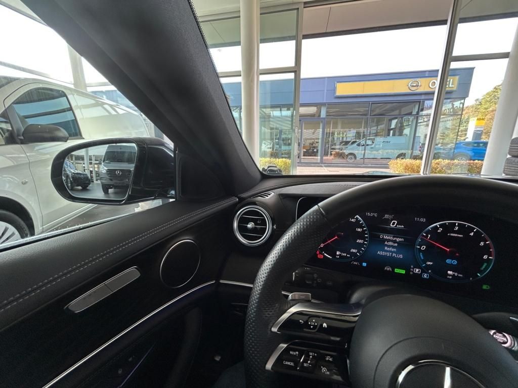 Mercedes-Benz E 300 2023