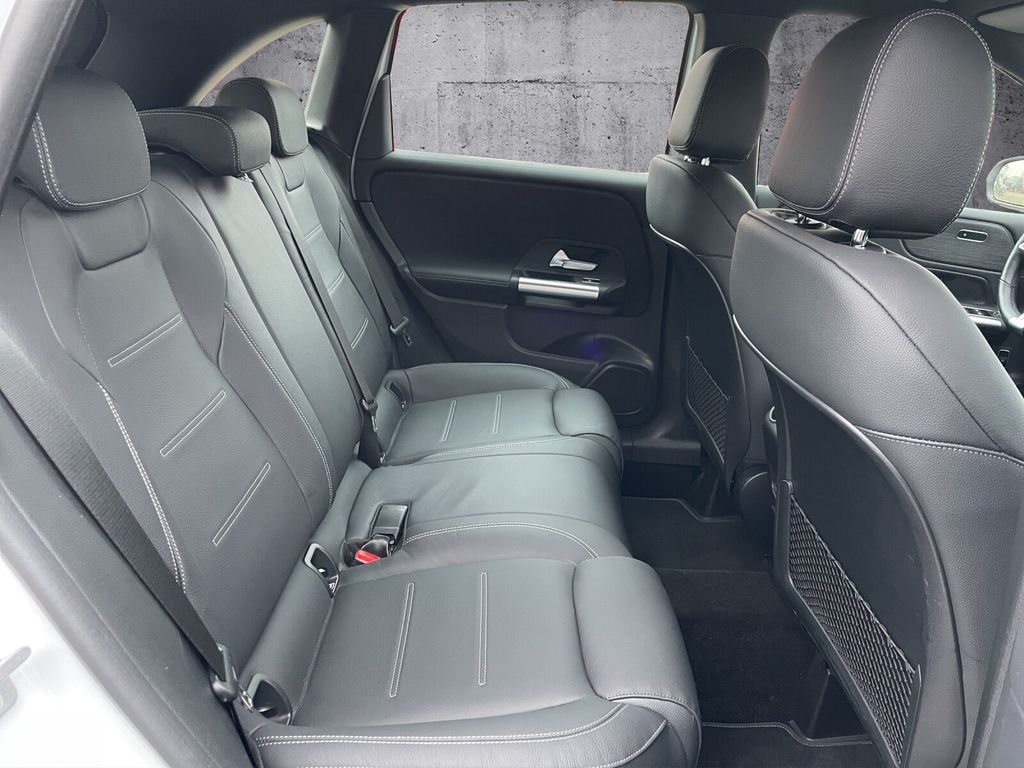 Mercedes-Benz B 220 2023