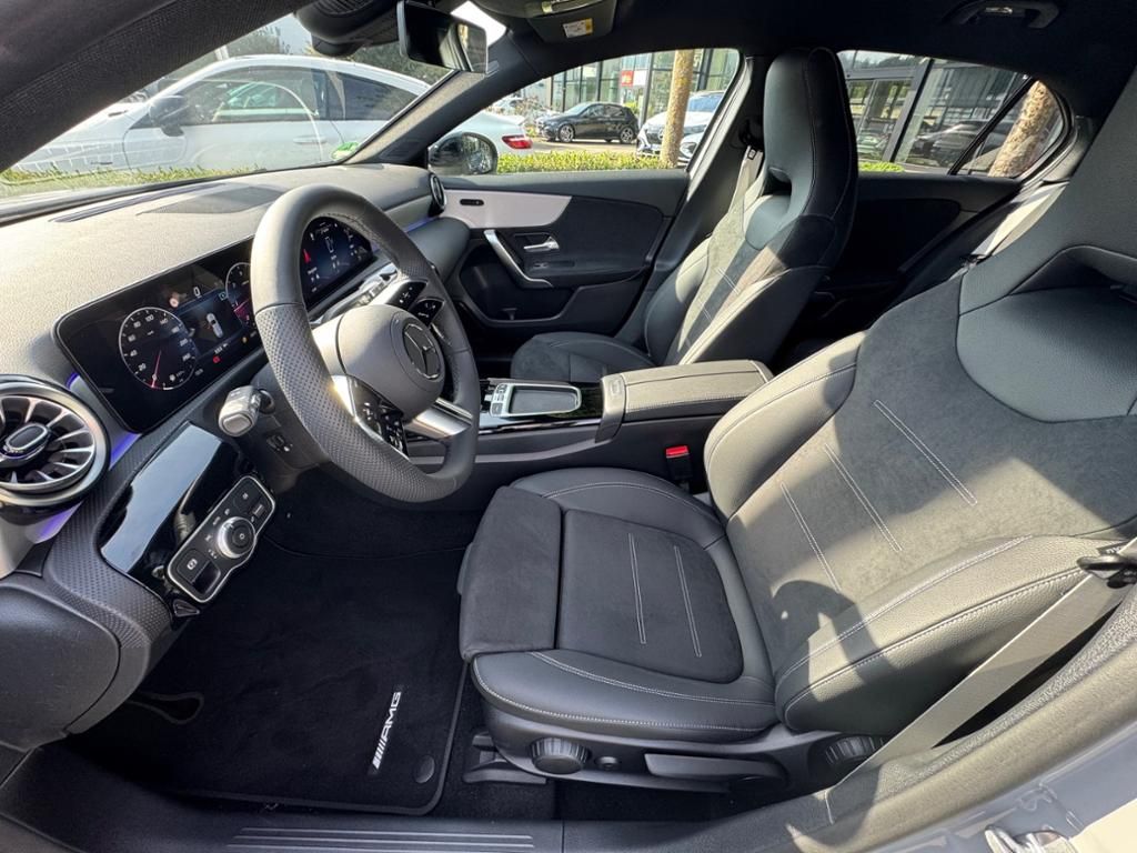 Mercedes-Benz A 180 2025