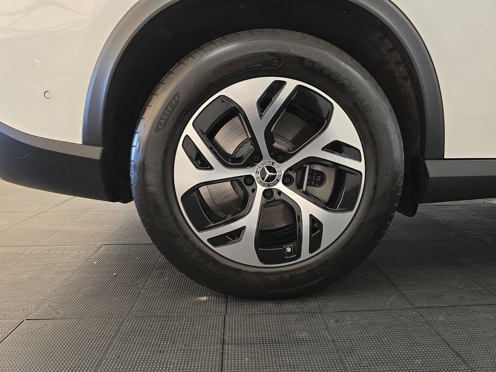 Mercedes-Benz GLC 300 2023