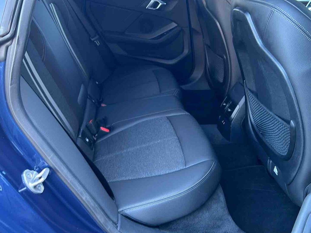 BMW 216 2023
