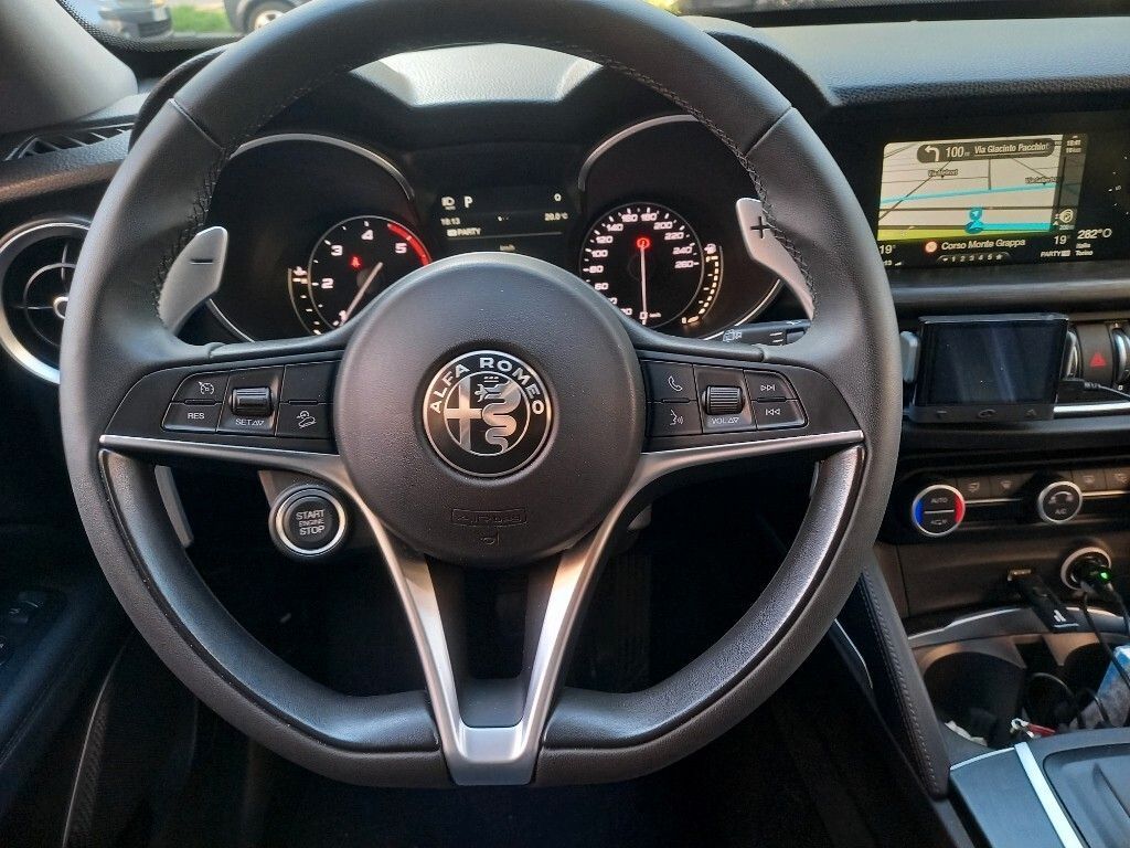 Alfa Romeo Stelvio 2017