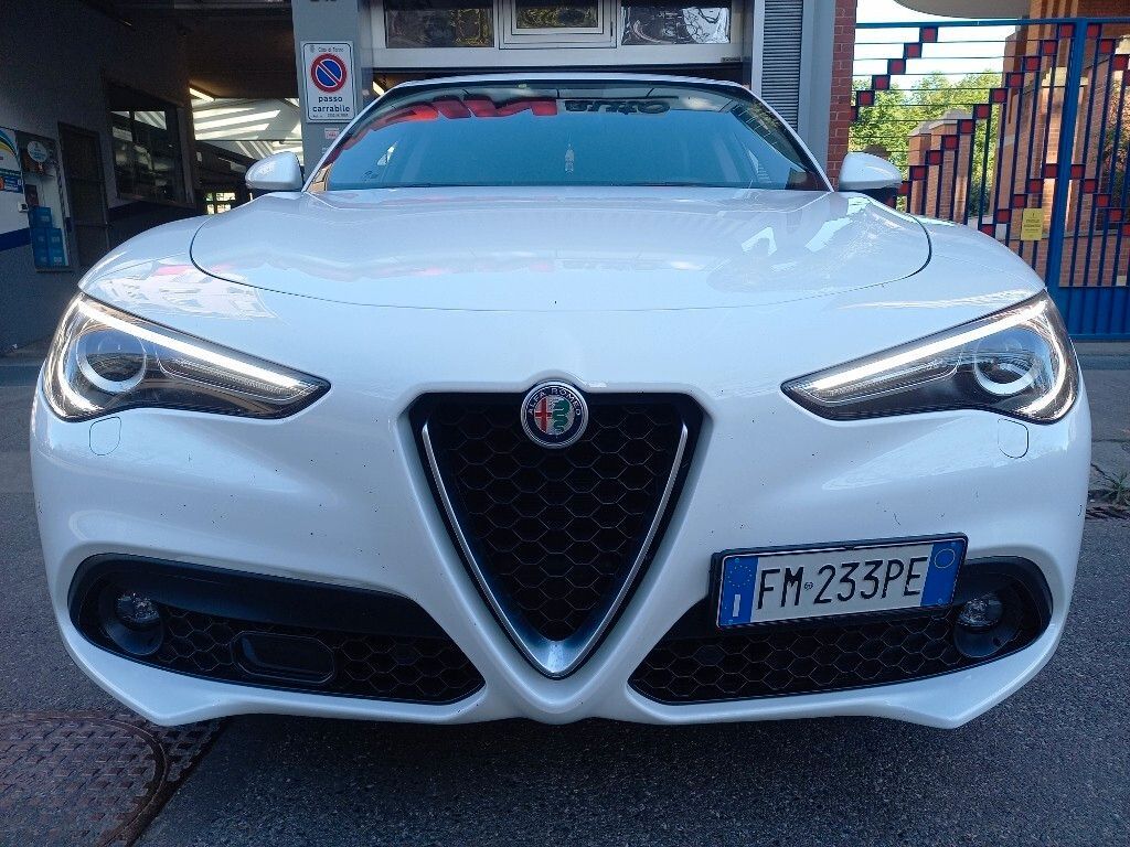Alfa Romeo Stelvio 2017