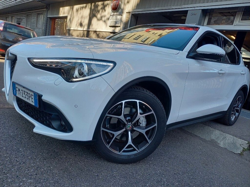 Alfa Romeo Stelvio 2017