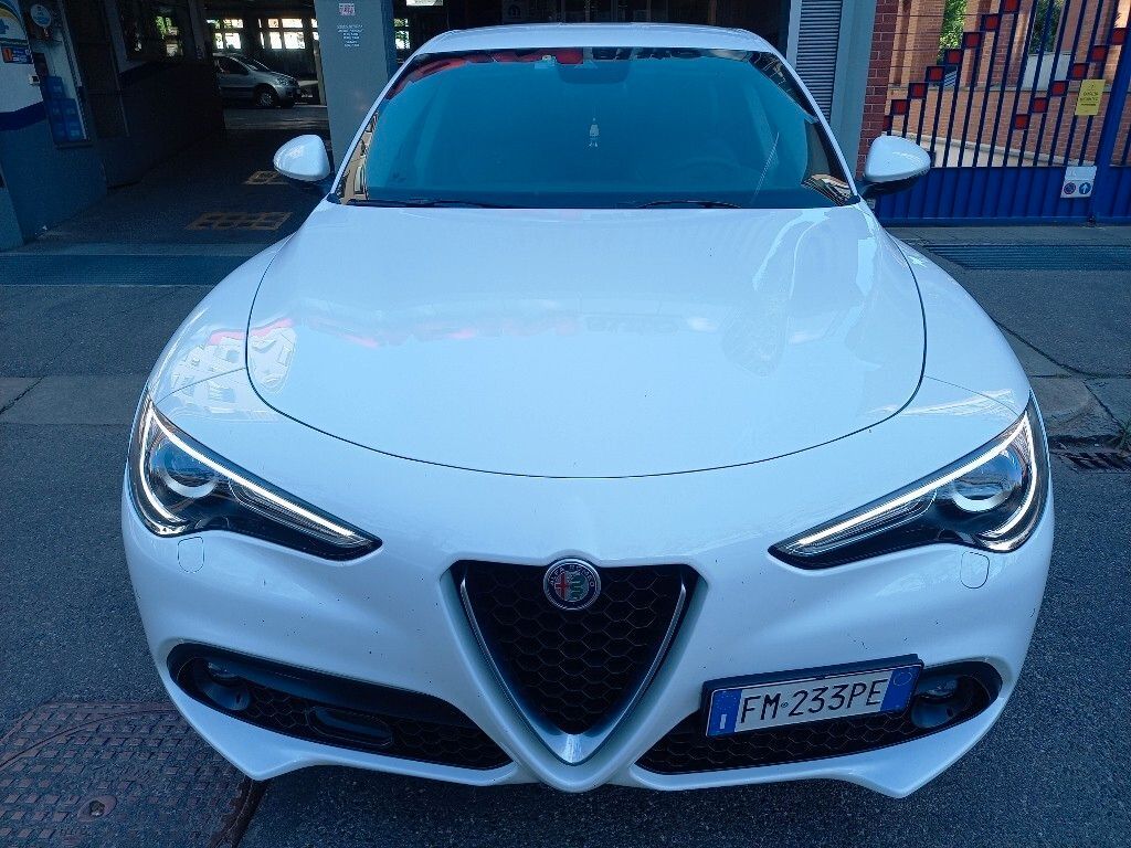 Alfa Romeo Stelvio 2017