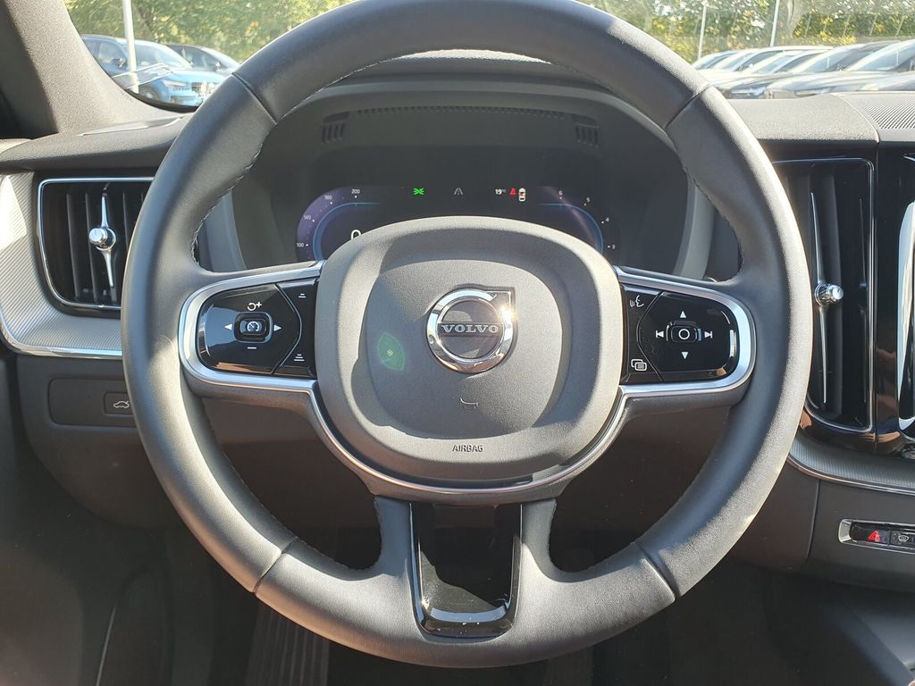 Volvo XC60 2022
