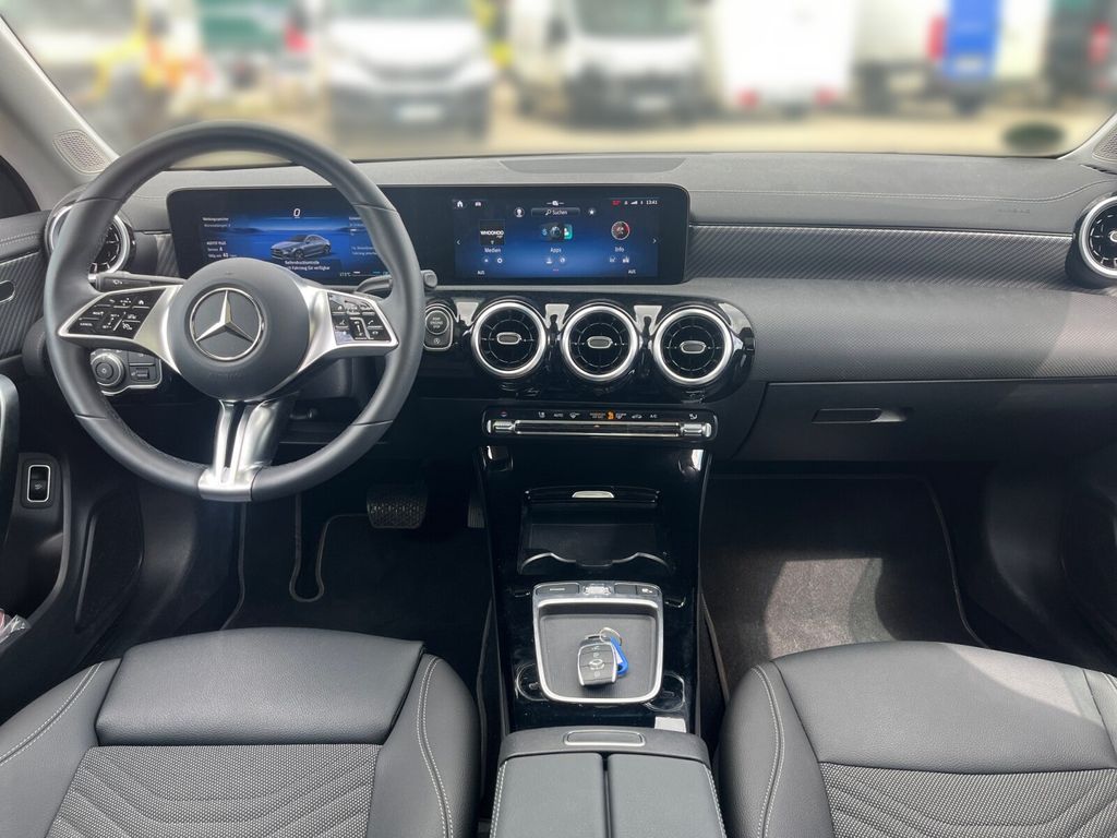 Mercedes-Benz CLA 180 2024