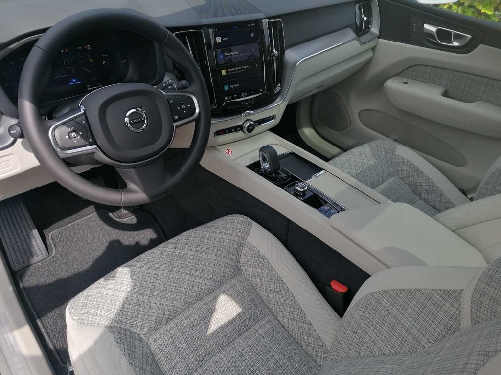 Volvo XC60 2025