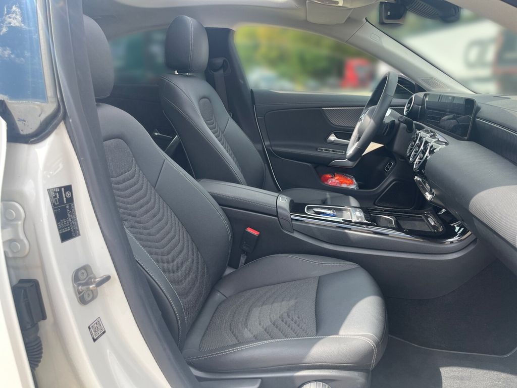 Mercedes-Benz CLA 180 2024