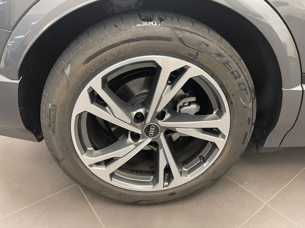 Audi Q6 e-tron 2025