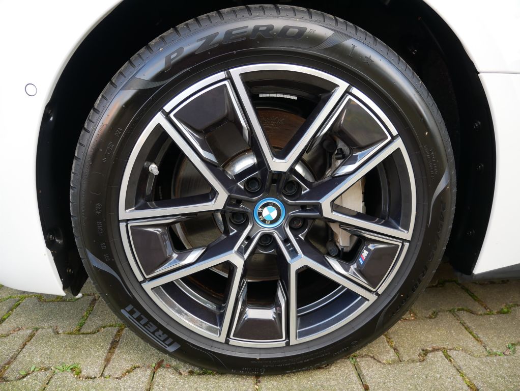 BMW i4 2023