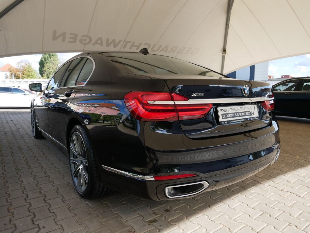 BMW 750 2018
