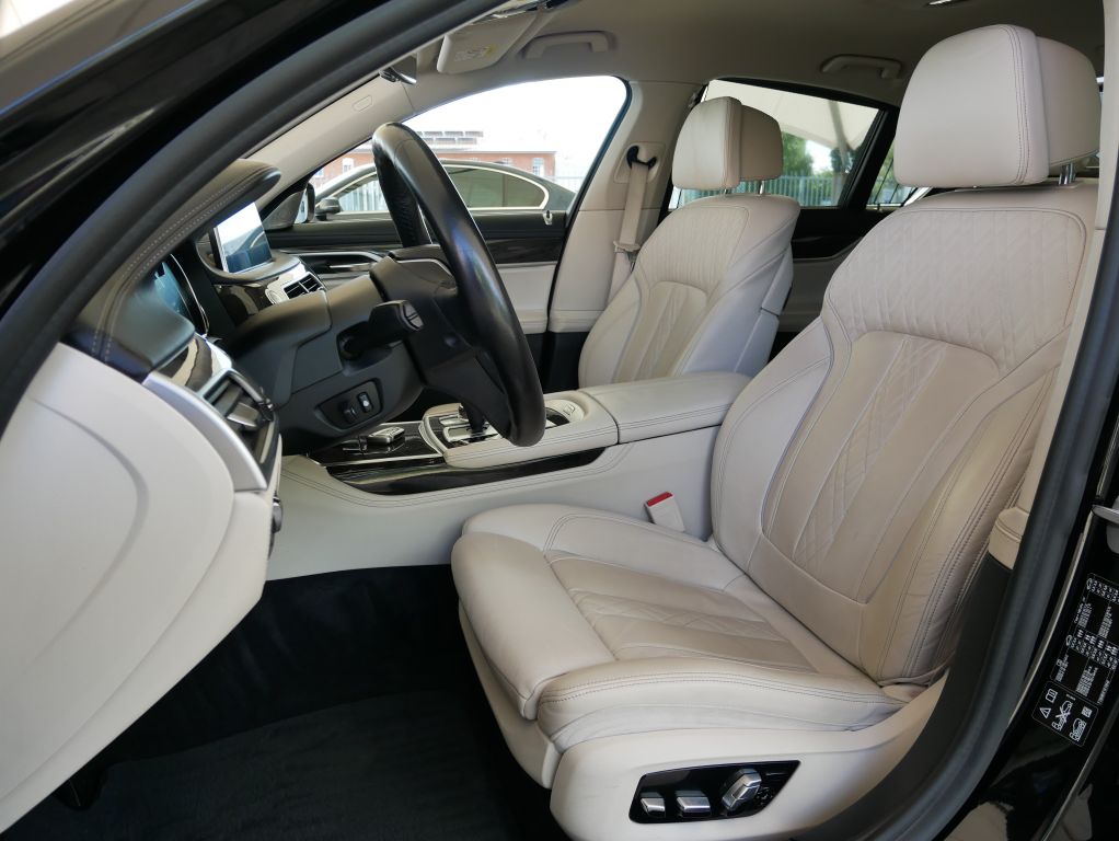 BMW 750 2018