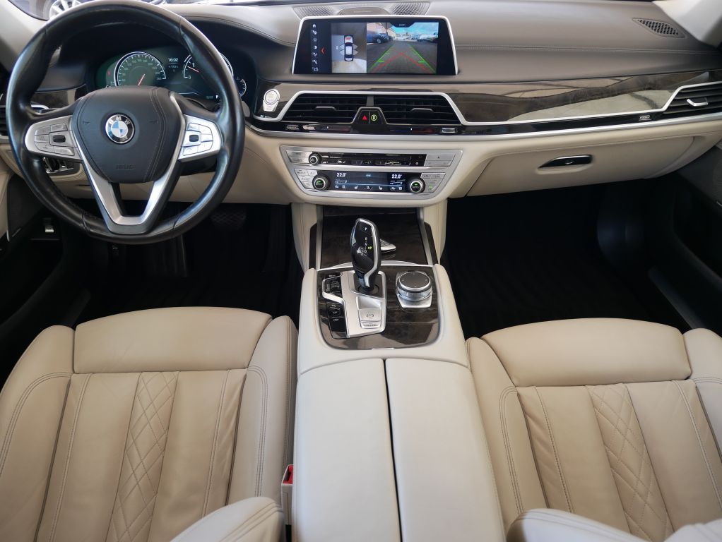 BMW 750 2018