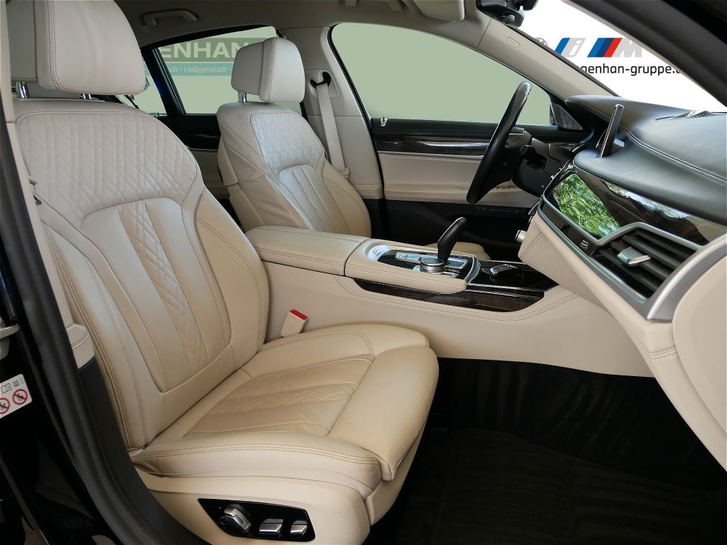 BMW 750 2018