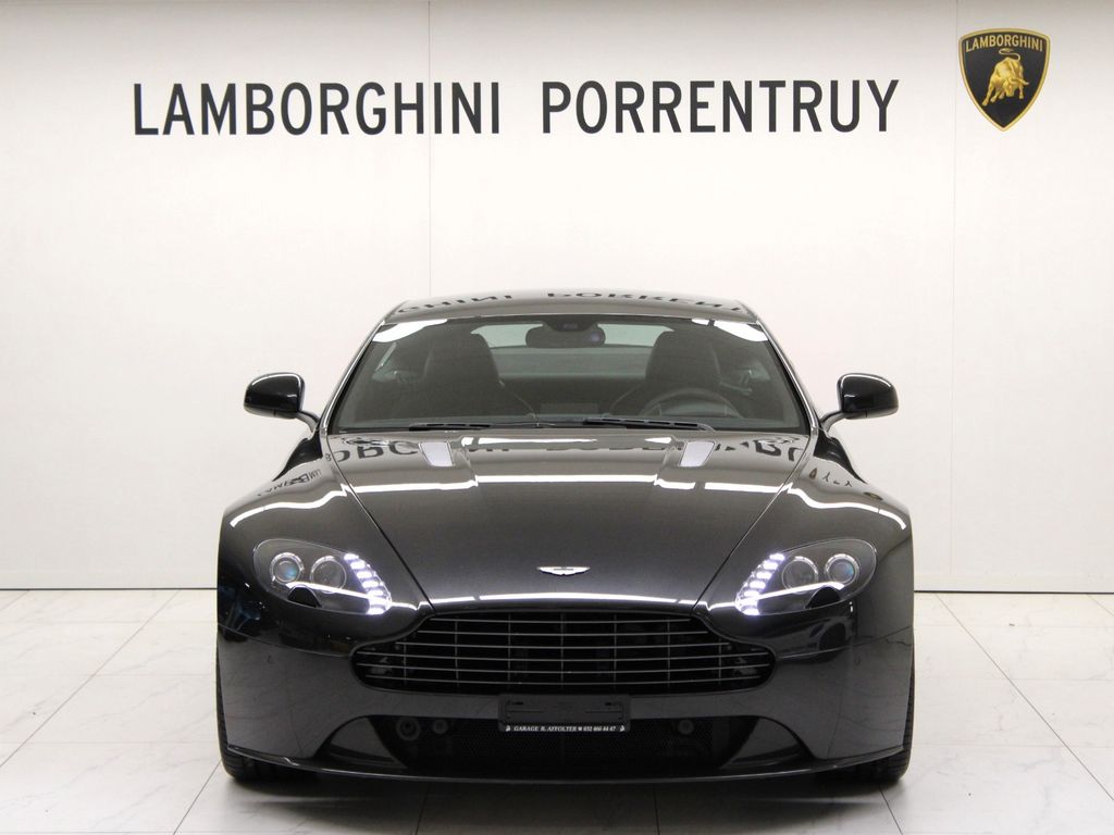 Aston Martin V8 Vantage 2014