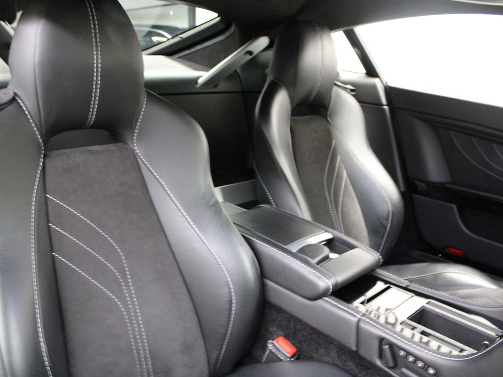 Aston Martin V8 Vantage 2014