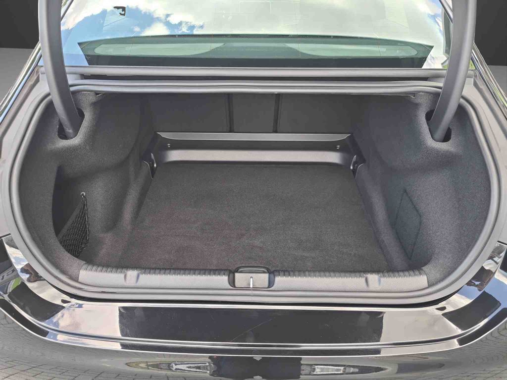 Mercedes-Benz EQE 2023