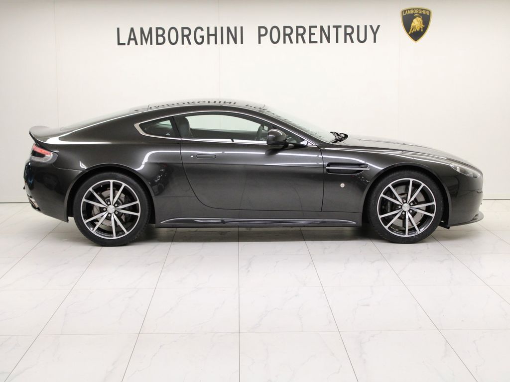 Aston Martin V8 Vantage 2014
