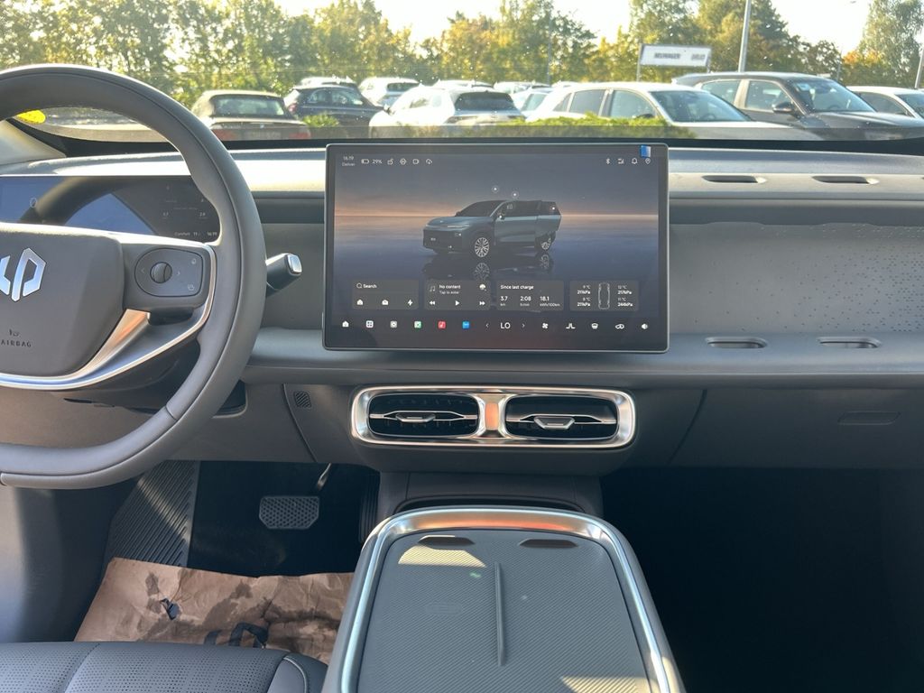Leapmotor B10