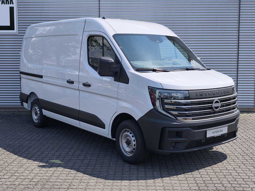 Nissan Interstar