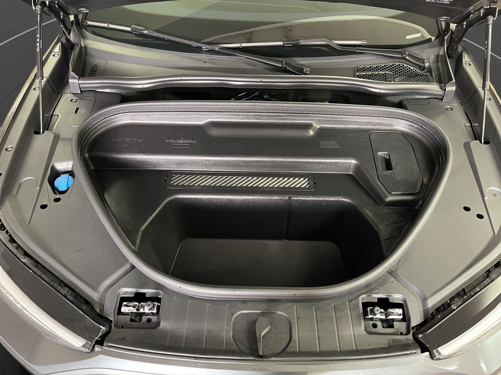 Audi Q6 e-tron 2025