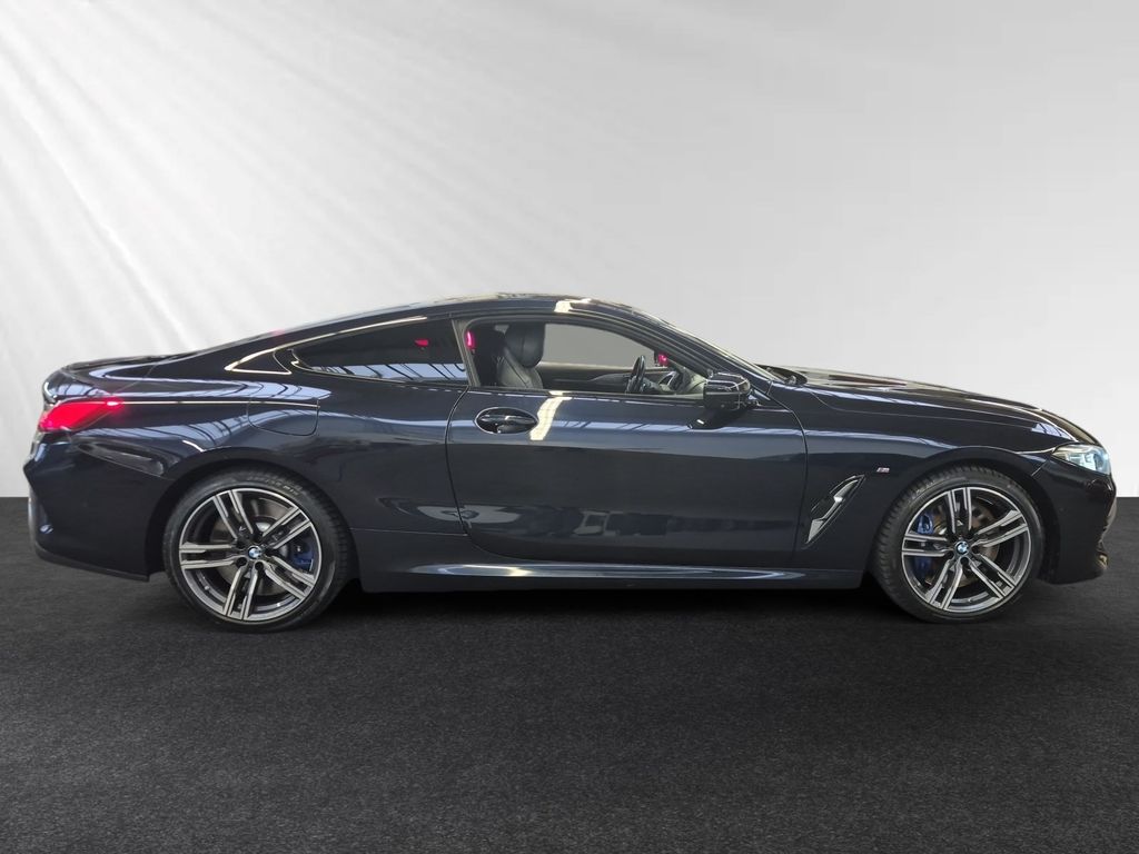 BMW M850 2022