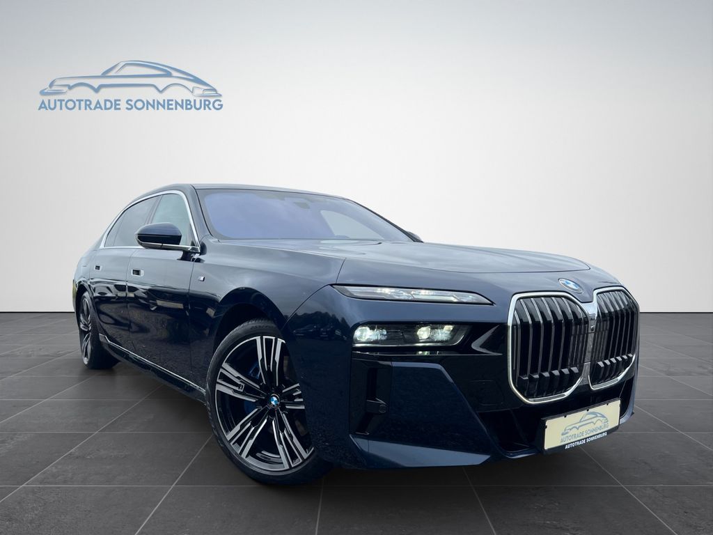 BMW 740 2023