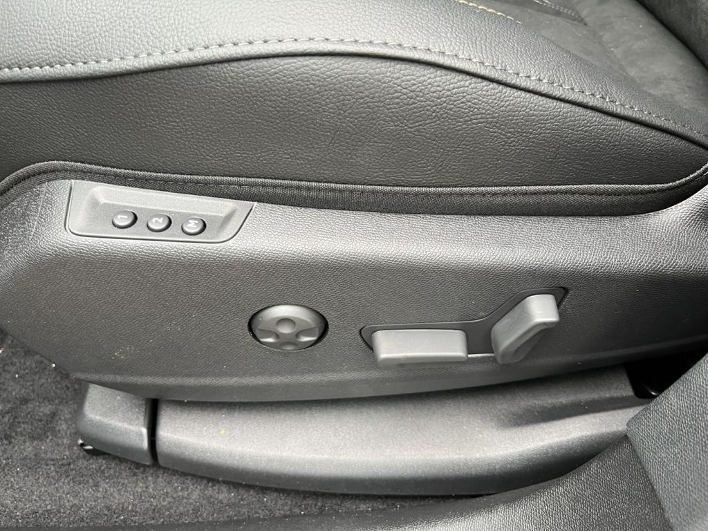 DS Automobiles DS7 (Crossback) 2025