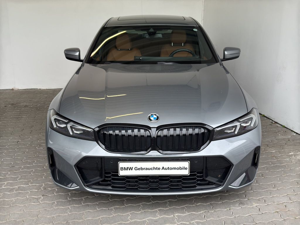 BMW 330 2024