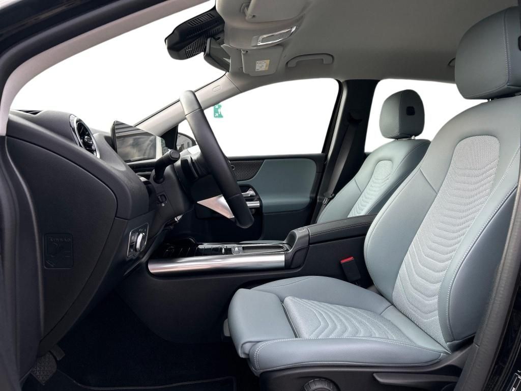 Mercedes-Benz B 200 2023