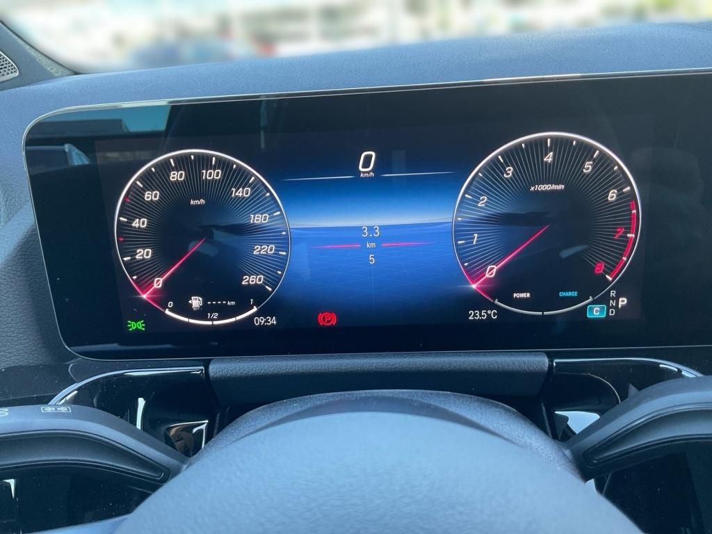 Mercedes-Benz GLA 200 2025