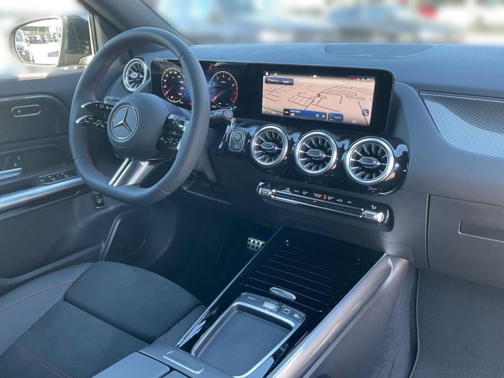 Mercedes-Benz GLA 200 2025