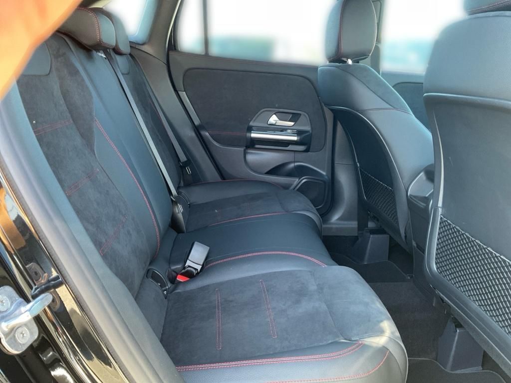 Mercedes-Benz GLA 200 2025