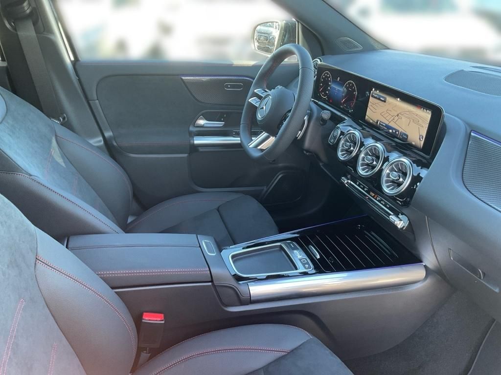 Mercedes-Benz GLA 200 2025