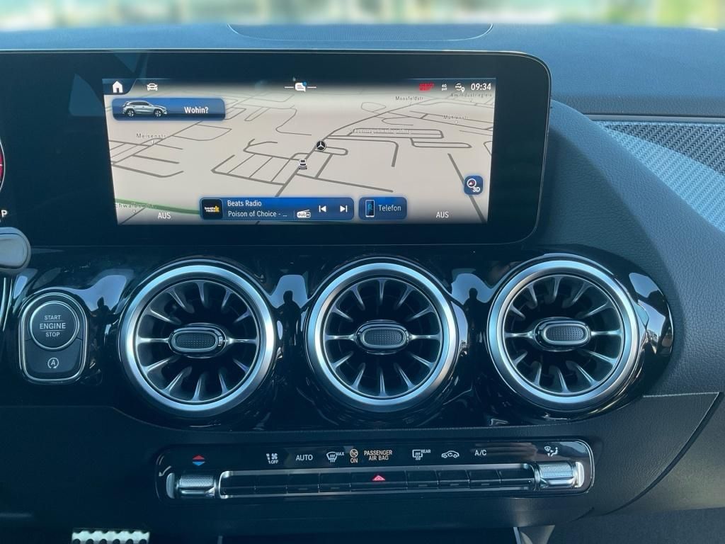 Mercedes-Benz GLA 200 2025