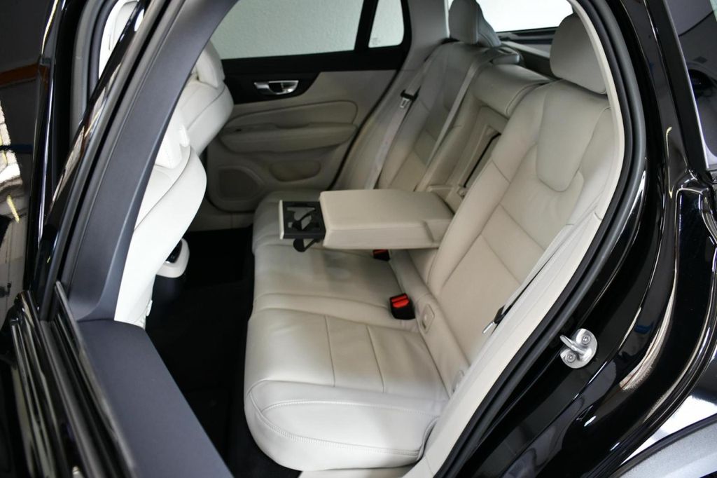 Volvo V60 Cross Country 2023