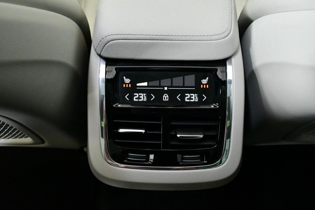 Volvo V60 Cross Country 2023