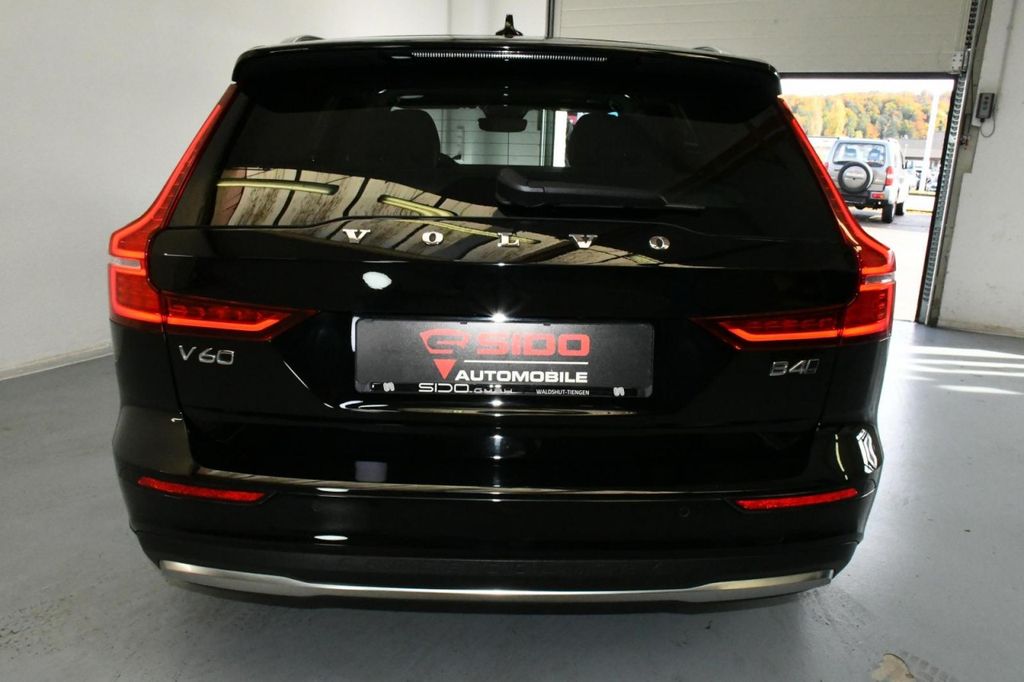 Volvo V60 Cross Country 2023