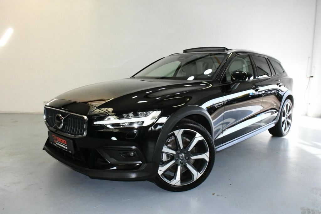Volvo V60 Cross Country 2023