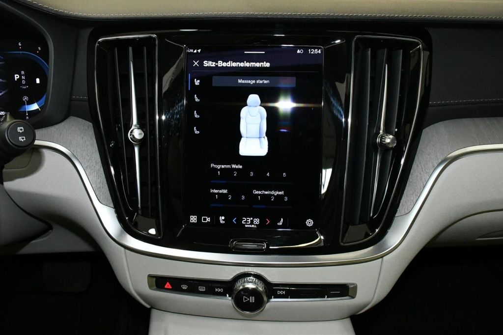 Volvo V60 Cross Country 2023
