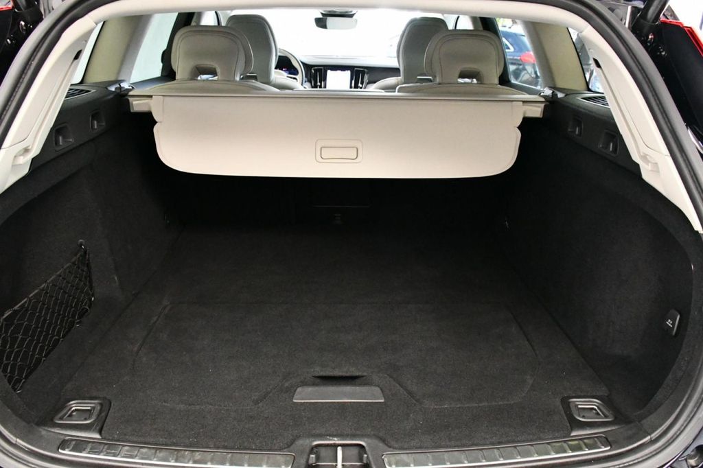 Volvo V60 Cross Country 2023